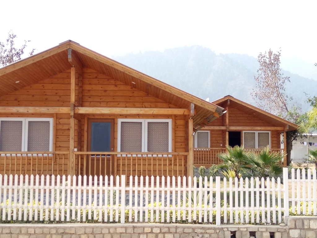 Government building — brickwork masonry
