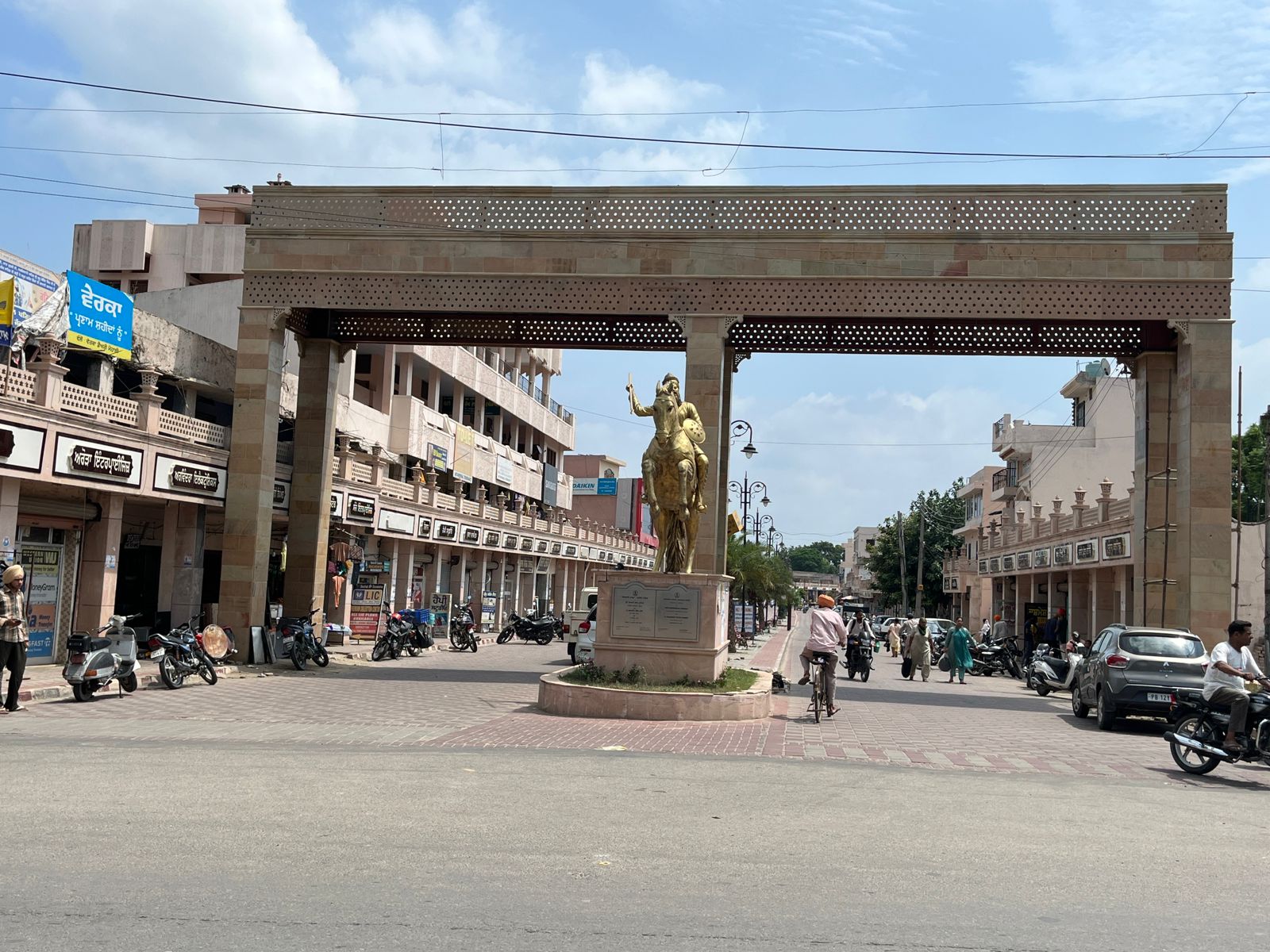 Government building — floor slab construction